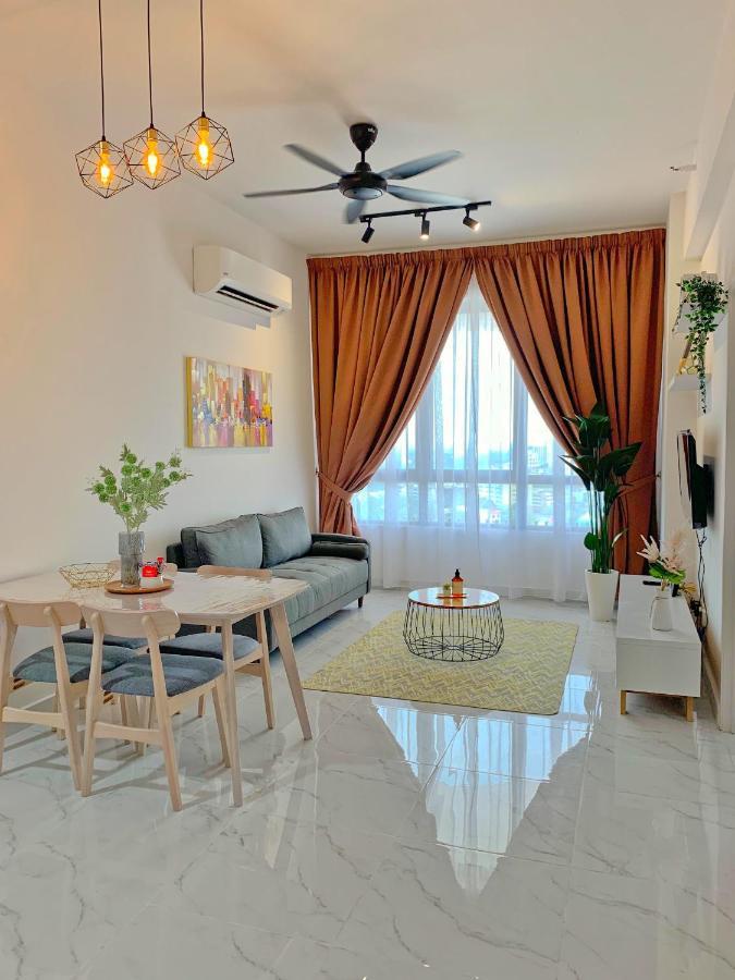 Netflix Two Bedroom Troika Kota Bharu Homestay 182 Buitenkant foto