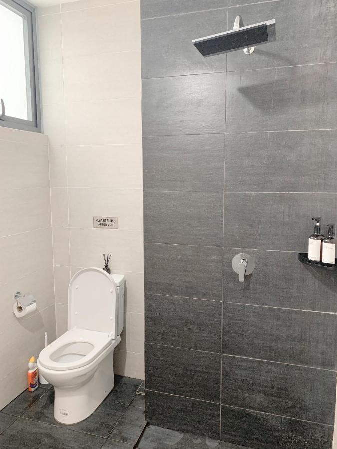 Netflix Two Bedroom Troika Kota Bharu Homestay 182 Buitenkant foto